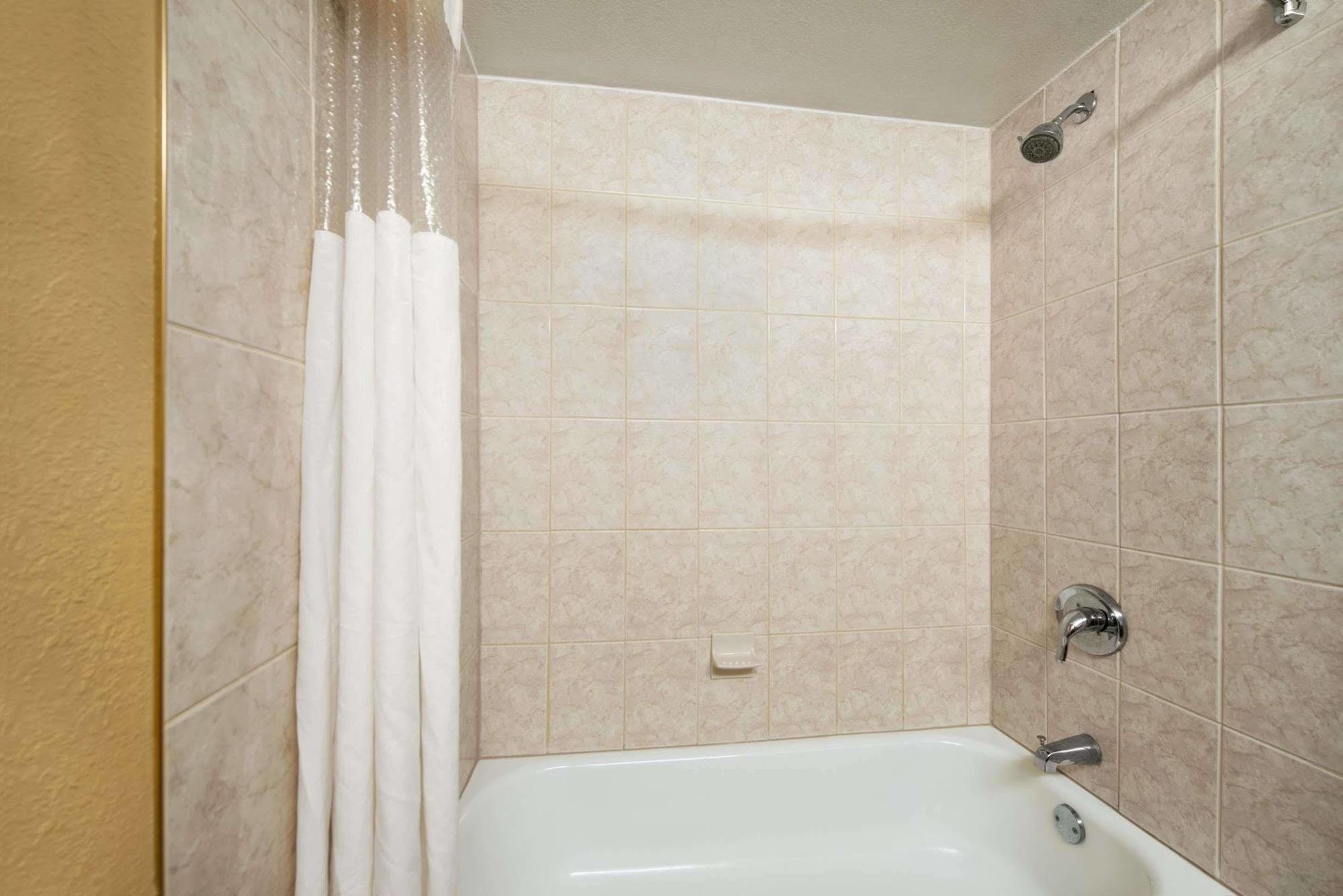 Howard Johnson By Wyndham Fl 2*