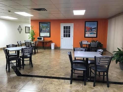 Motel Howard Johnson By Wyndham Fl Winter Haven