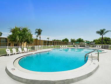 Motel Howard Johnson By Wyndham Fl Winter Haven